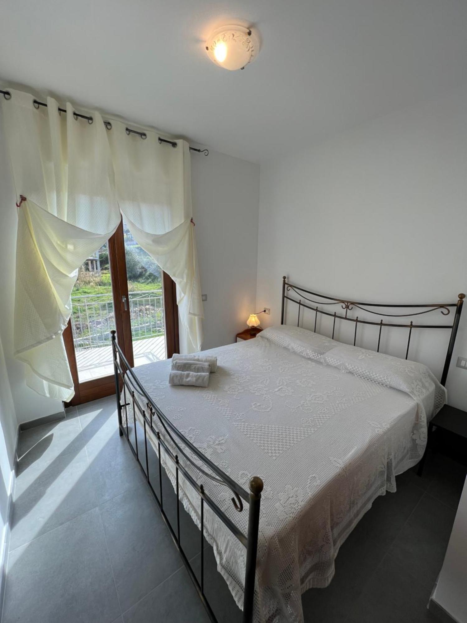 Country Holidays Residence Санта-Мария-ди-Кастеллабате Экстерьер фото